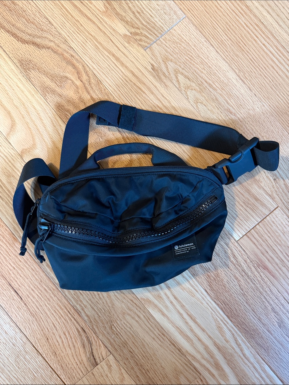 lululemon: all day essentials belt bag